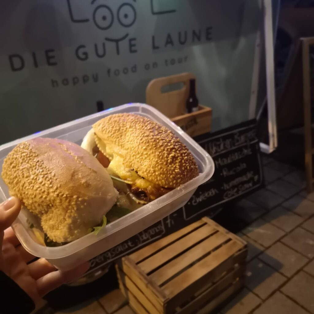 Das Essen könnt ihr sogar in eurer eigenen Verpackung mitnehmen